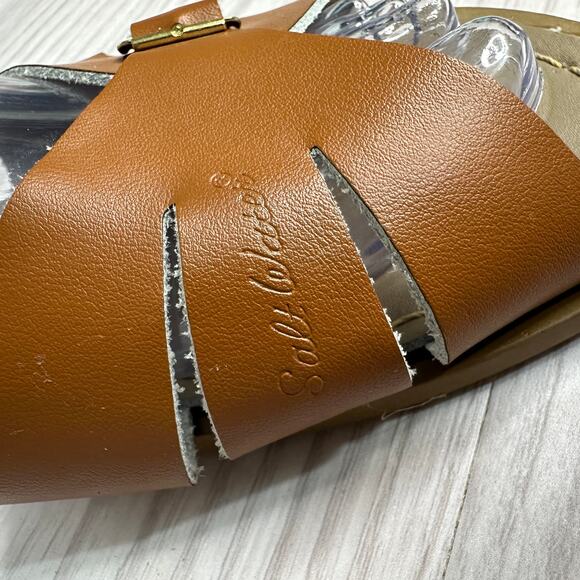 Salt Water Sandals WMNS 9 Hoyway Classic Slides Tan Leather Slip On Flat Buckle - Picture 6 of 11